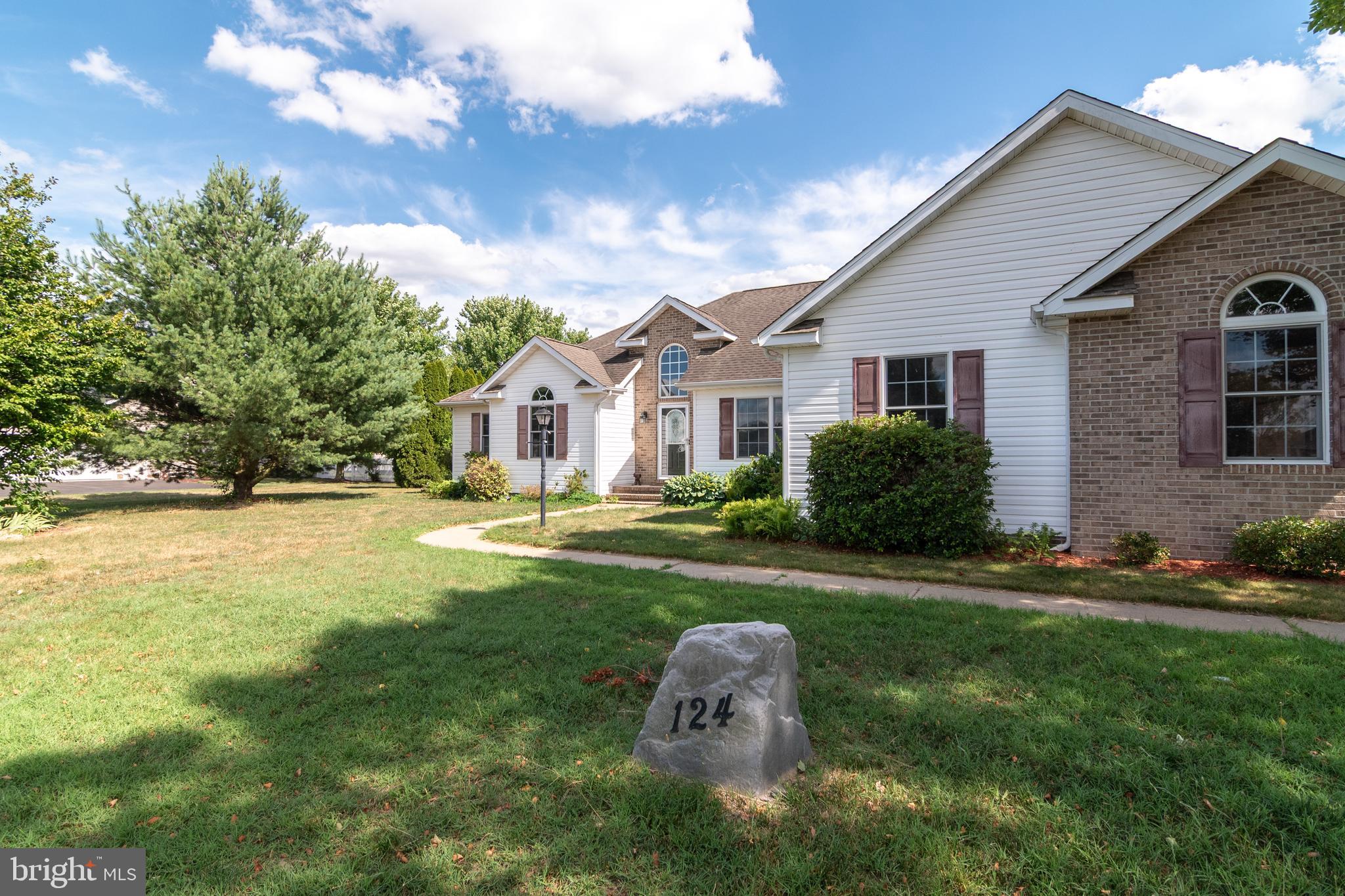 LUCKY ESTATES - Residential