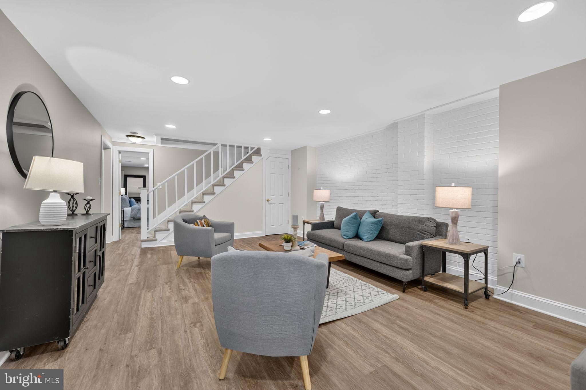 SPRINGFIELD FARMS - Residential
