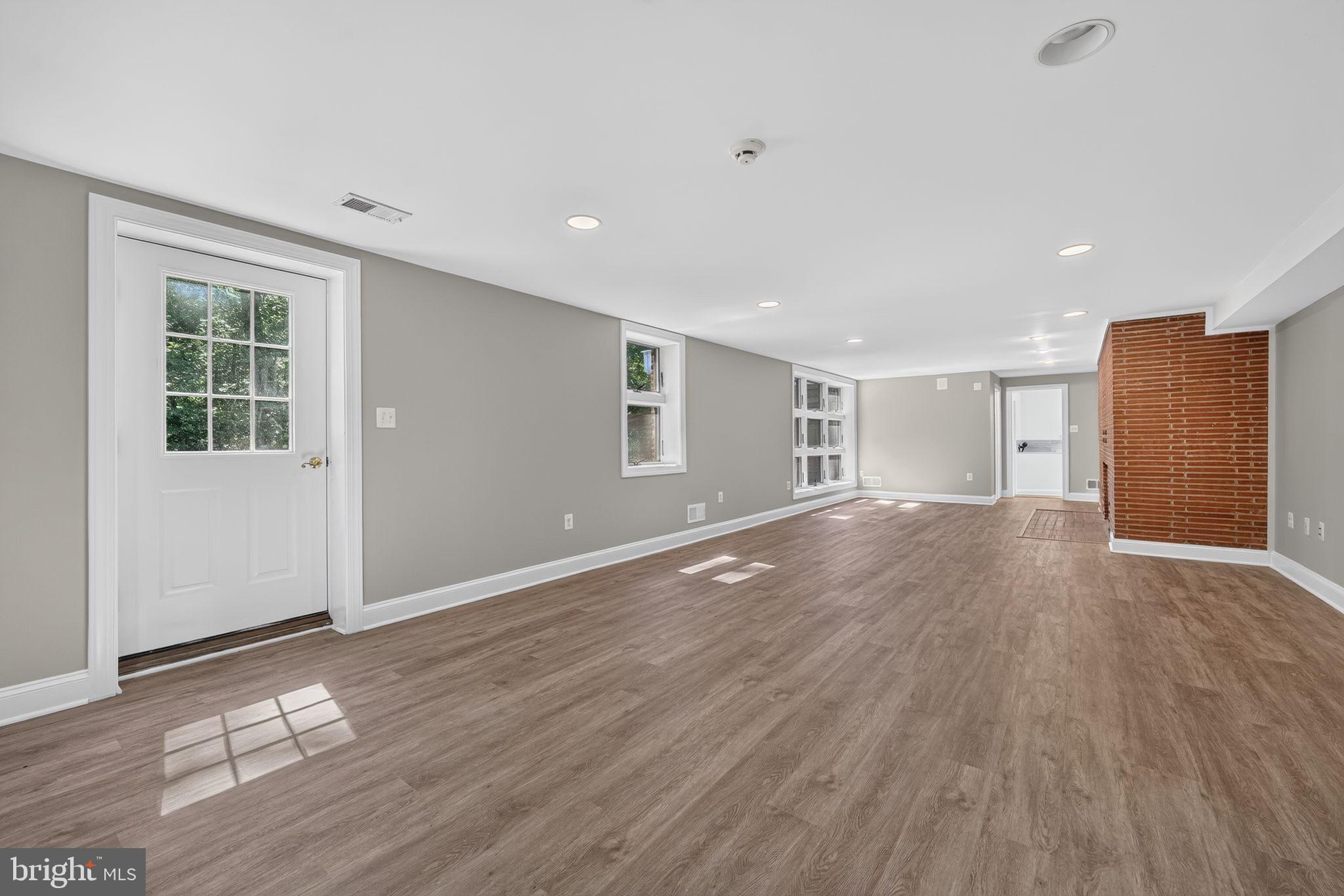 SPRINGFIELD FARMS - Residential