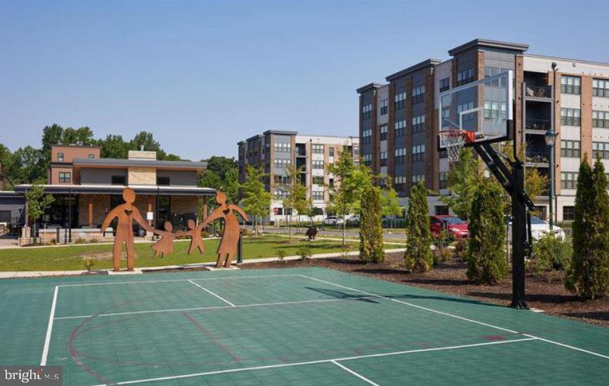 TOWER OAKS - Residential