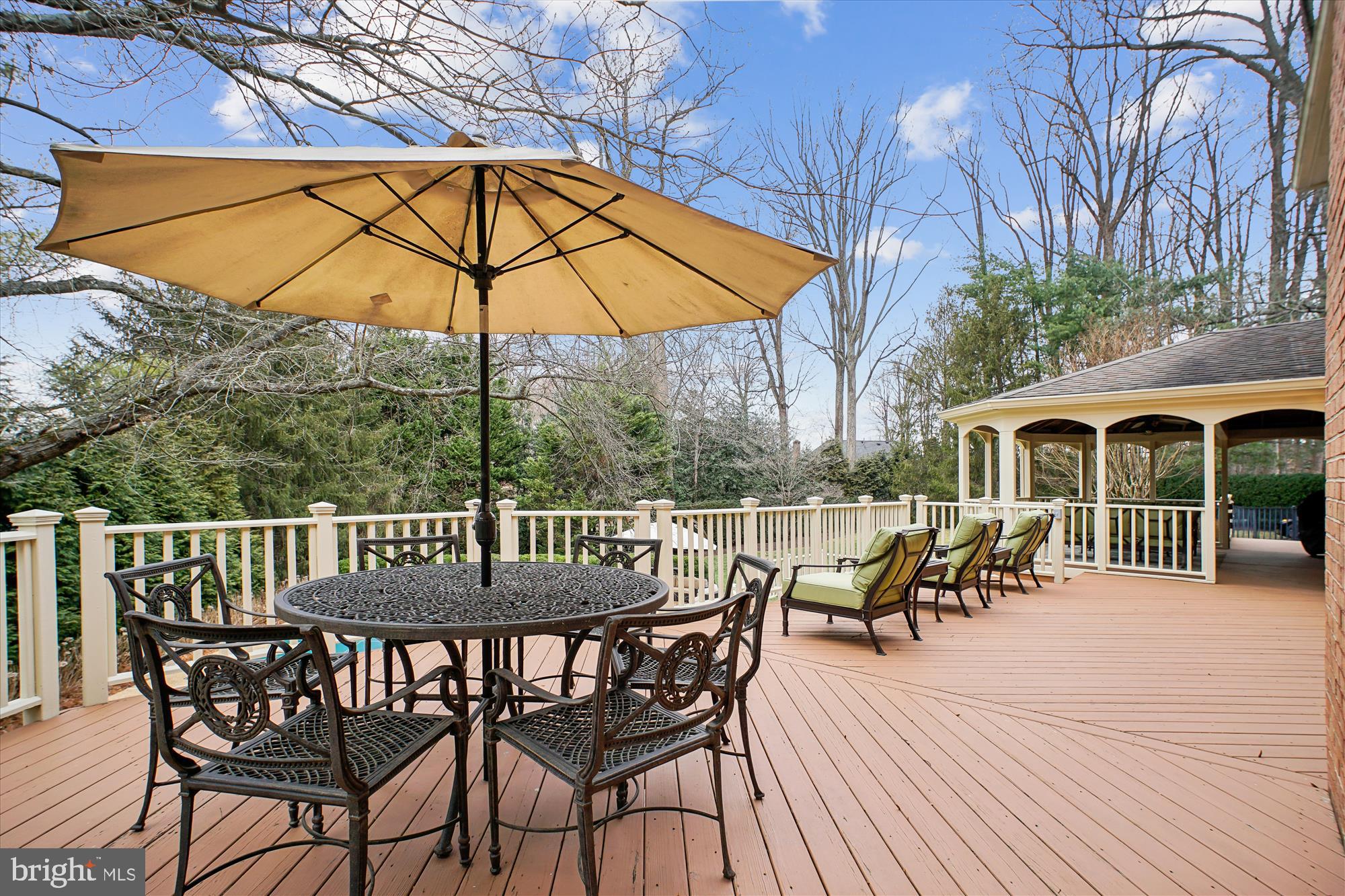 SUMMERWOOD - Residential