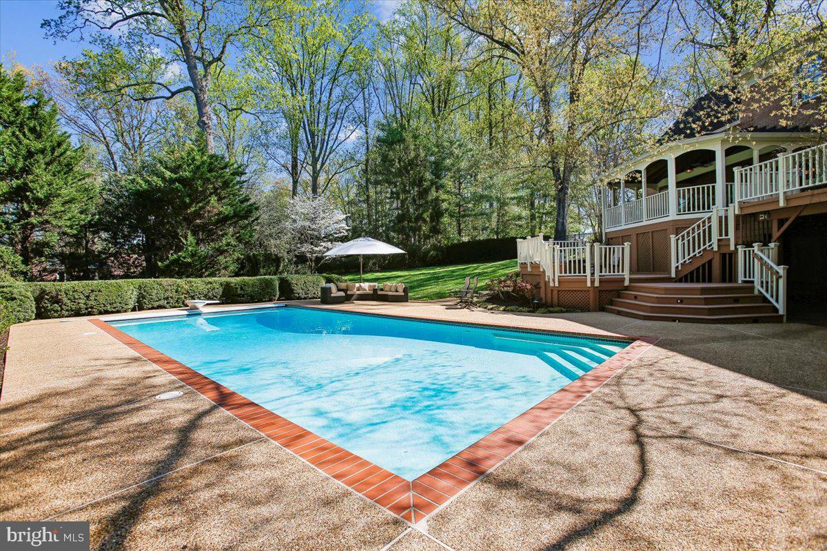 SUMMERWOOD - Residential