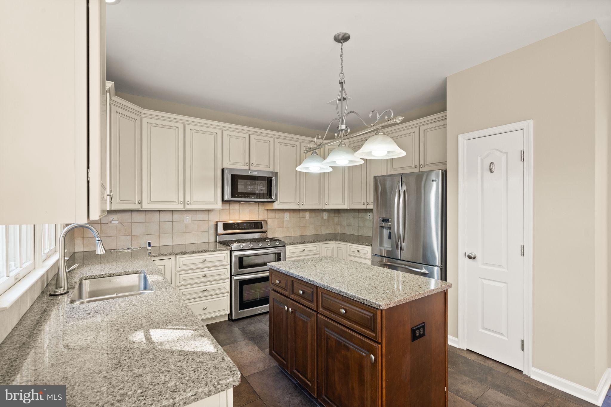 CRIPPENS CORNER - Residential Lease