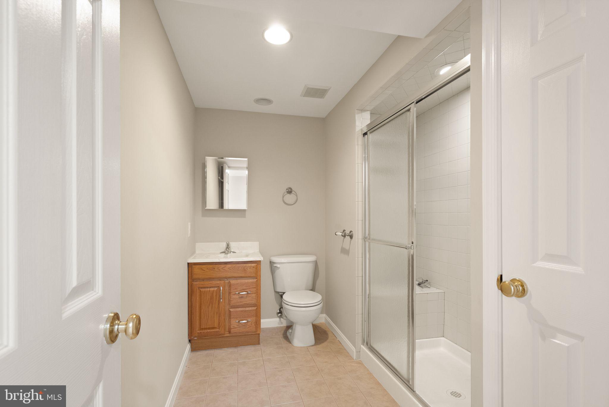 CRIPPENS CORNER - Residential Lease