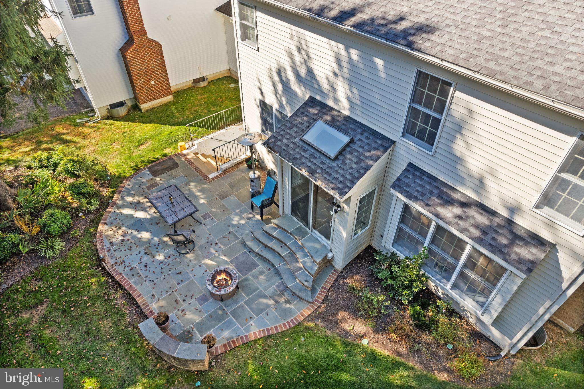 CRIPPENS CORNER - Residential Lease
