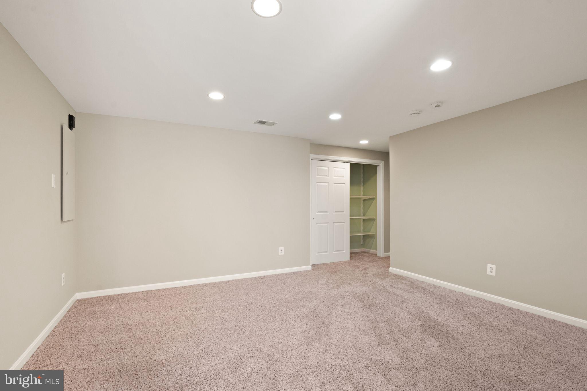 CRIPPENS CORNER - Residential Lease