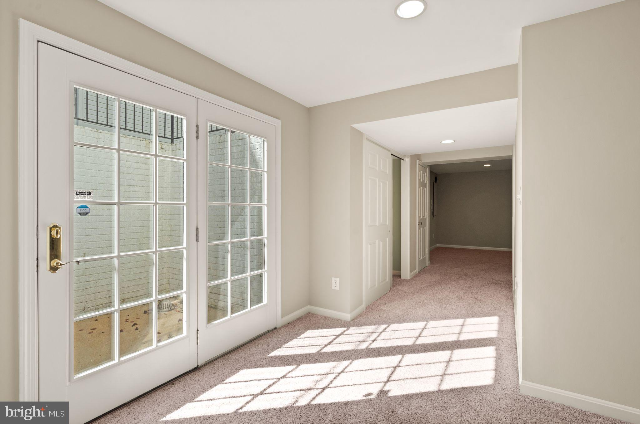 CRIPPENS CORNER - Residential Lease