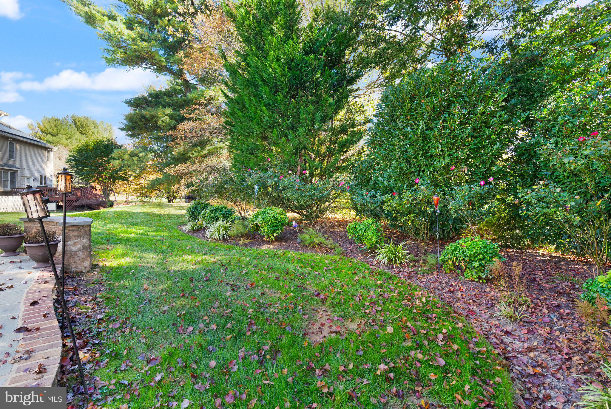 CRIPPENS CORNER - Residential Lease