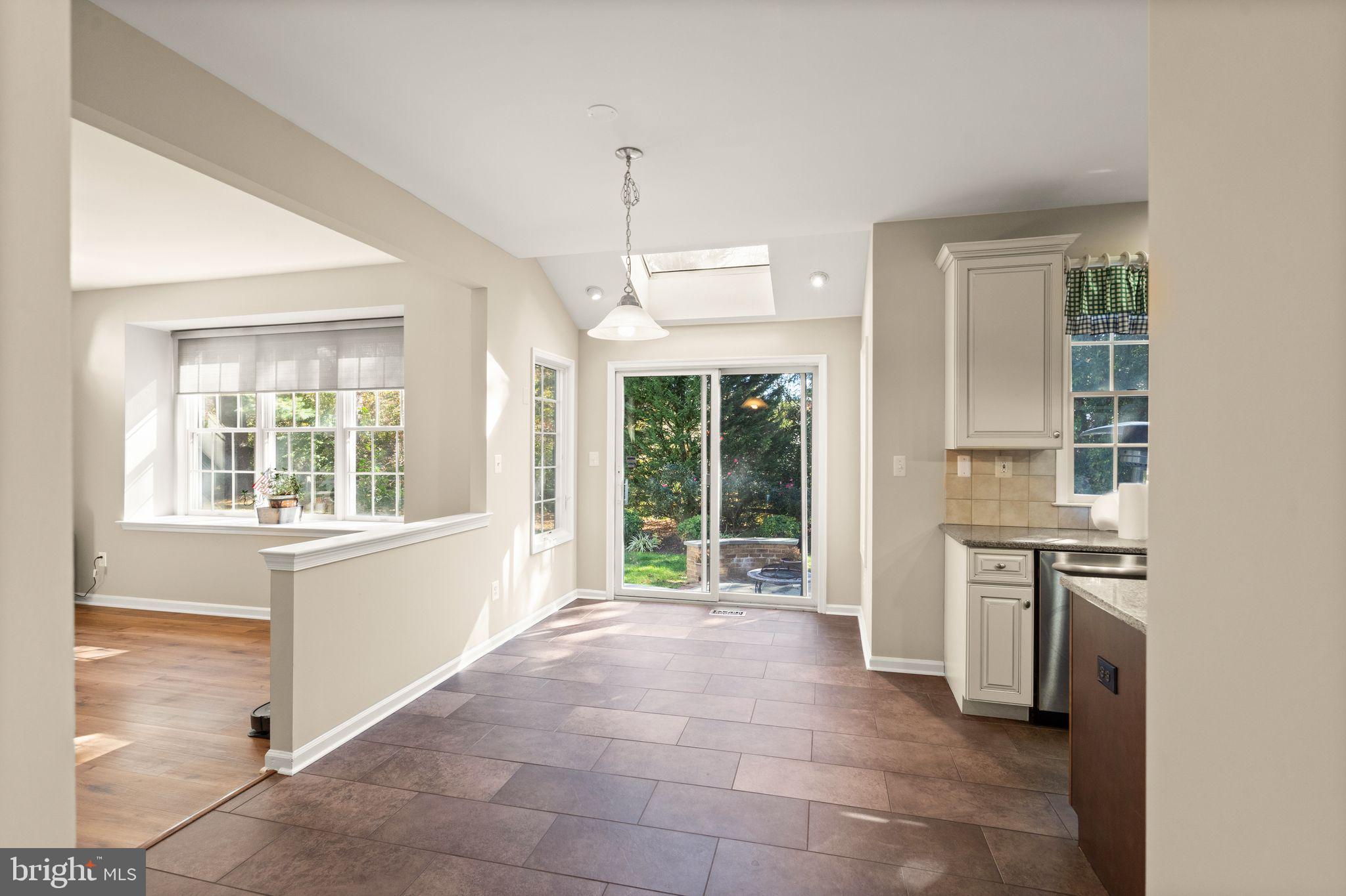CRIPPENS CORNER - Residential Lease