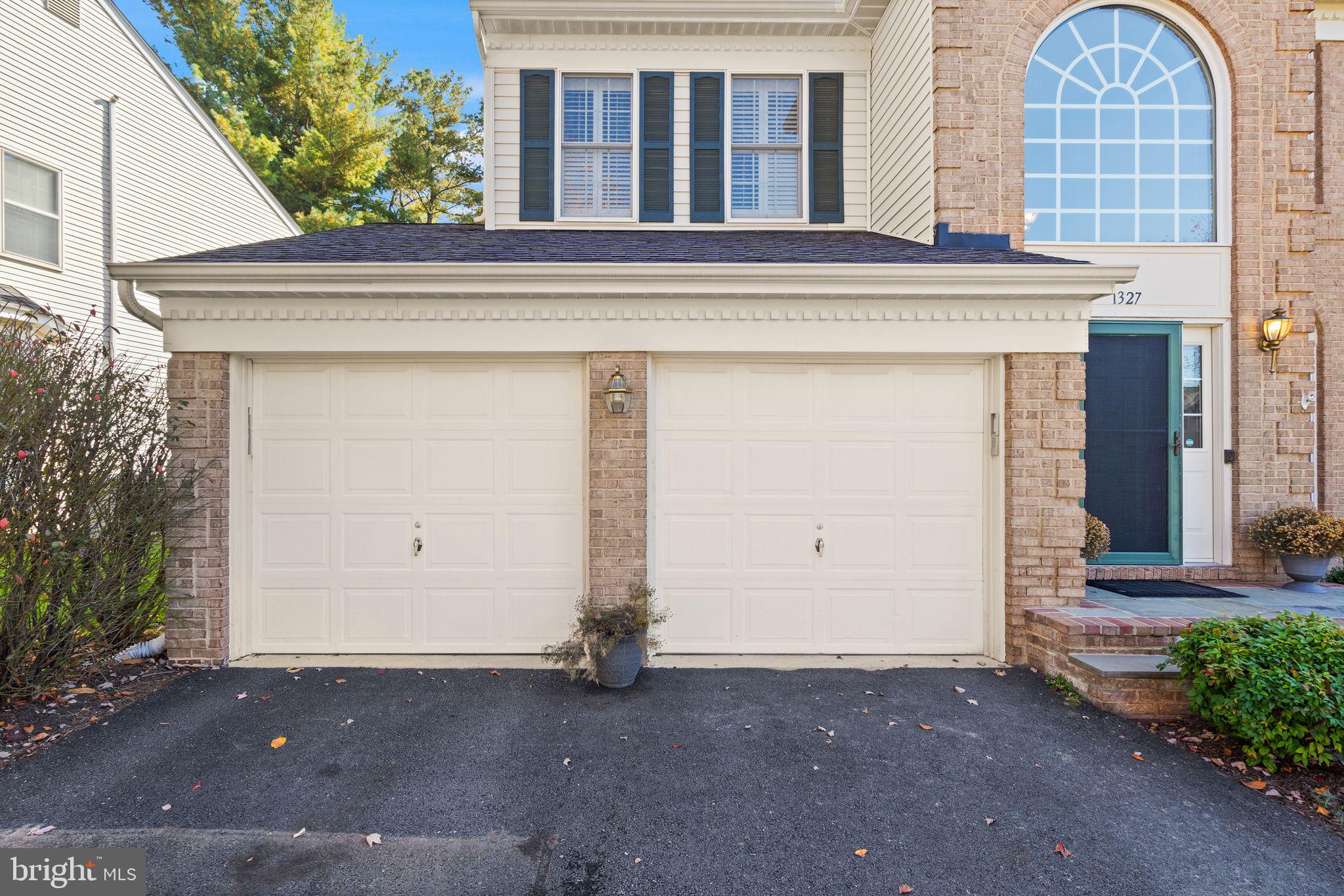 CRIPPENS CORNER - Residential Lease