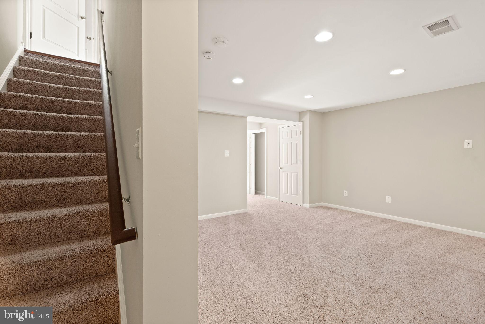 CRIPPENS CORNER - Residential Lease