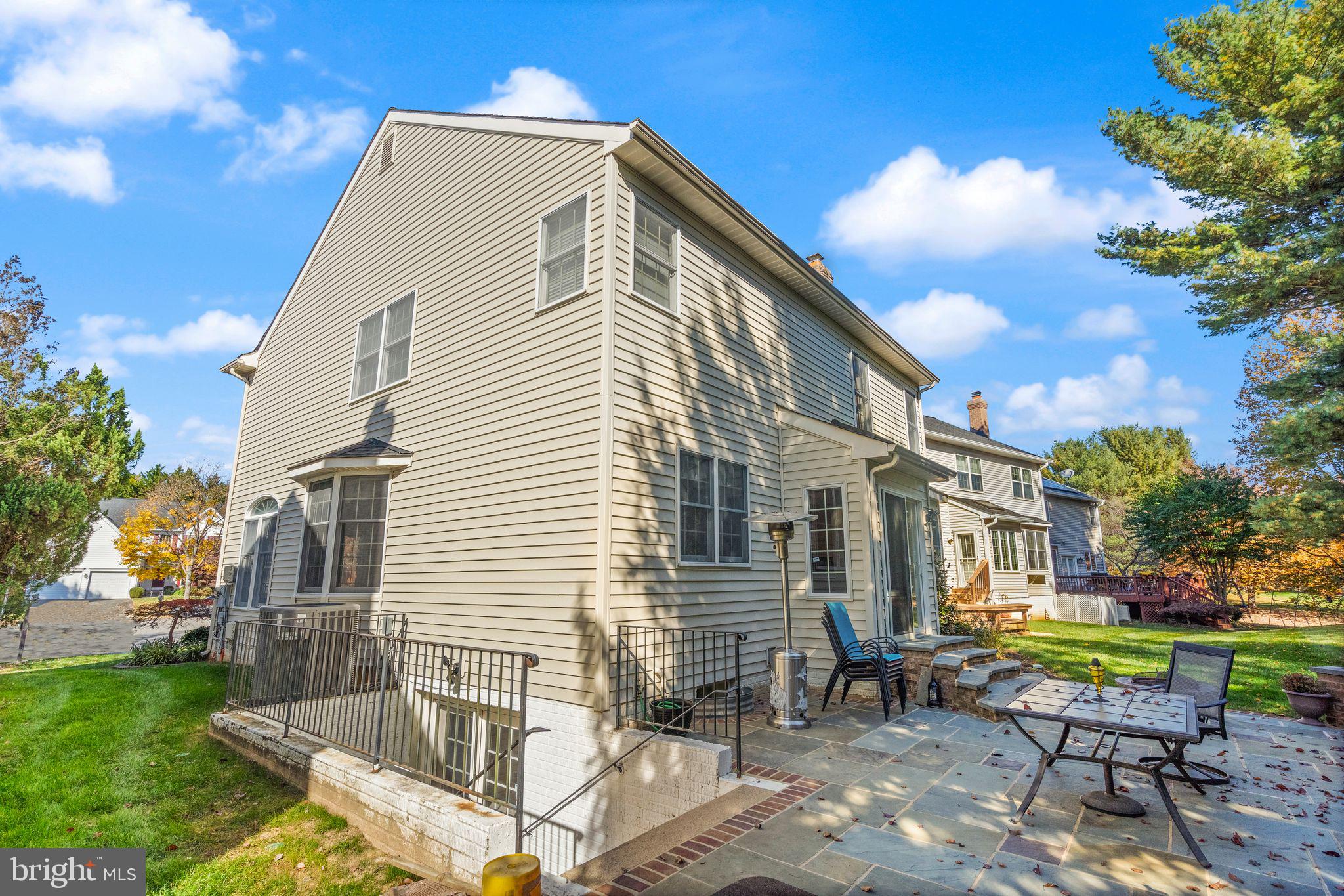 CRIPPENS CORNER - Residential Lease