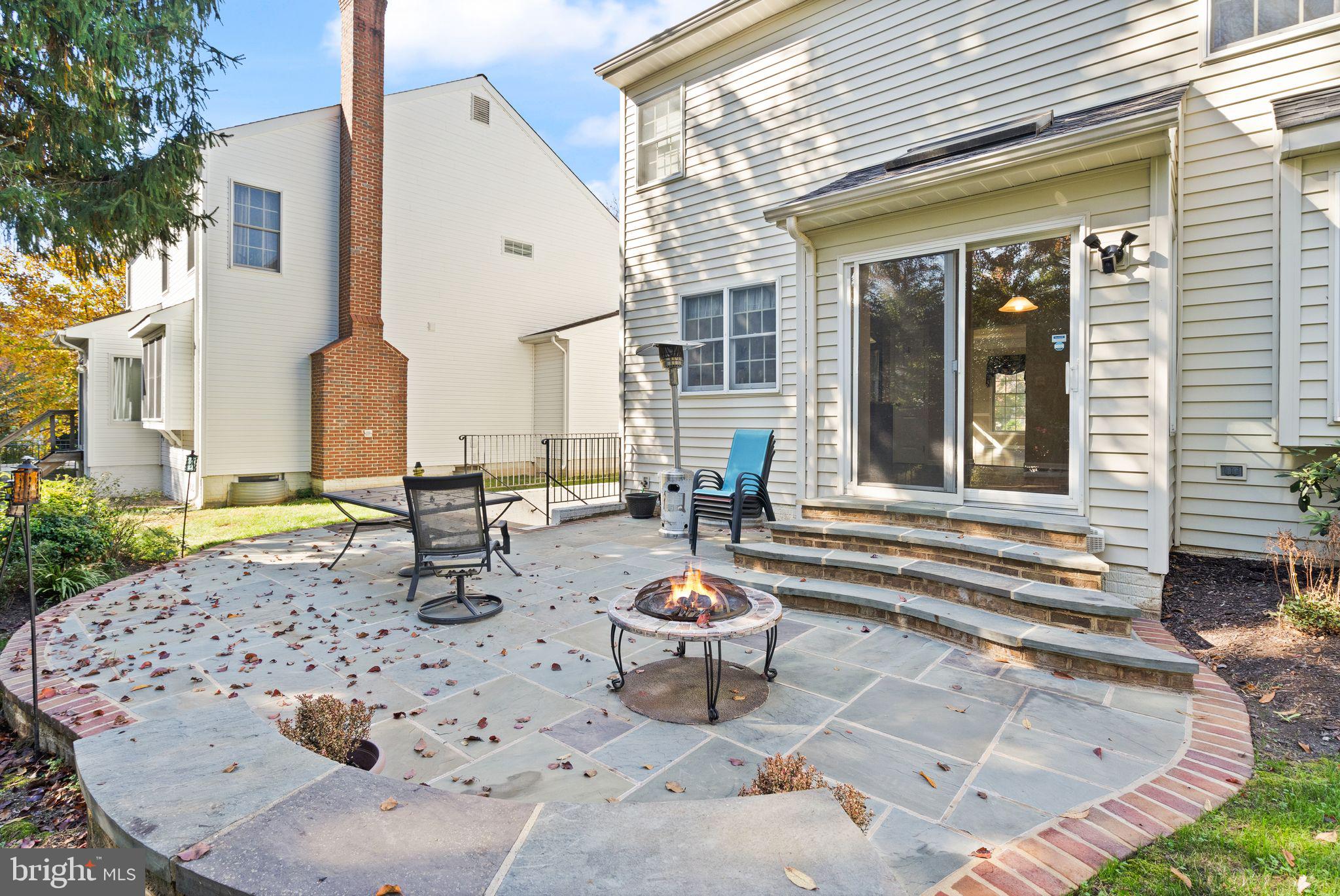 CRIPPENS CORNER - Residential Lease