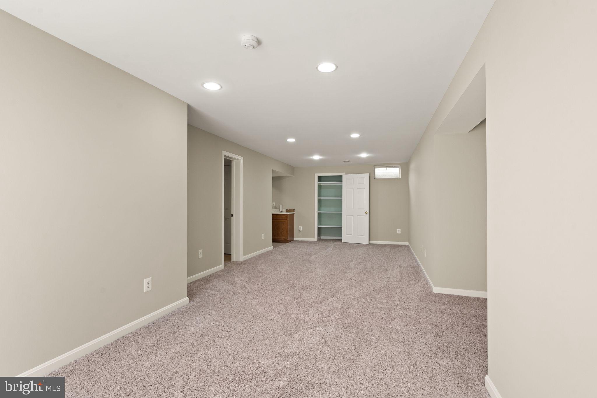 CRIPPENS CORNER - Residential Lease