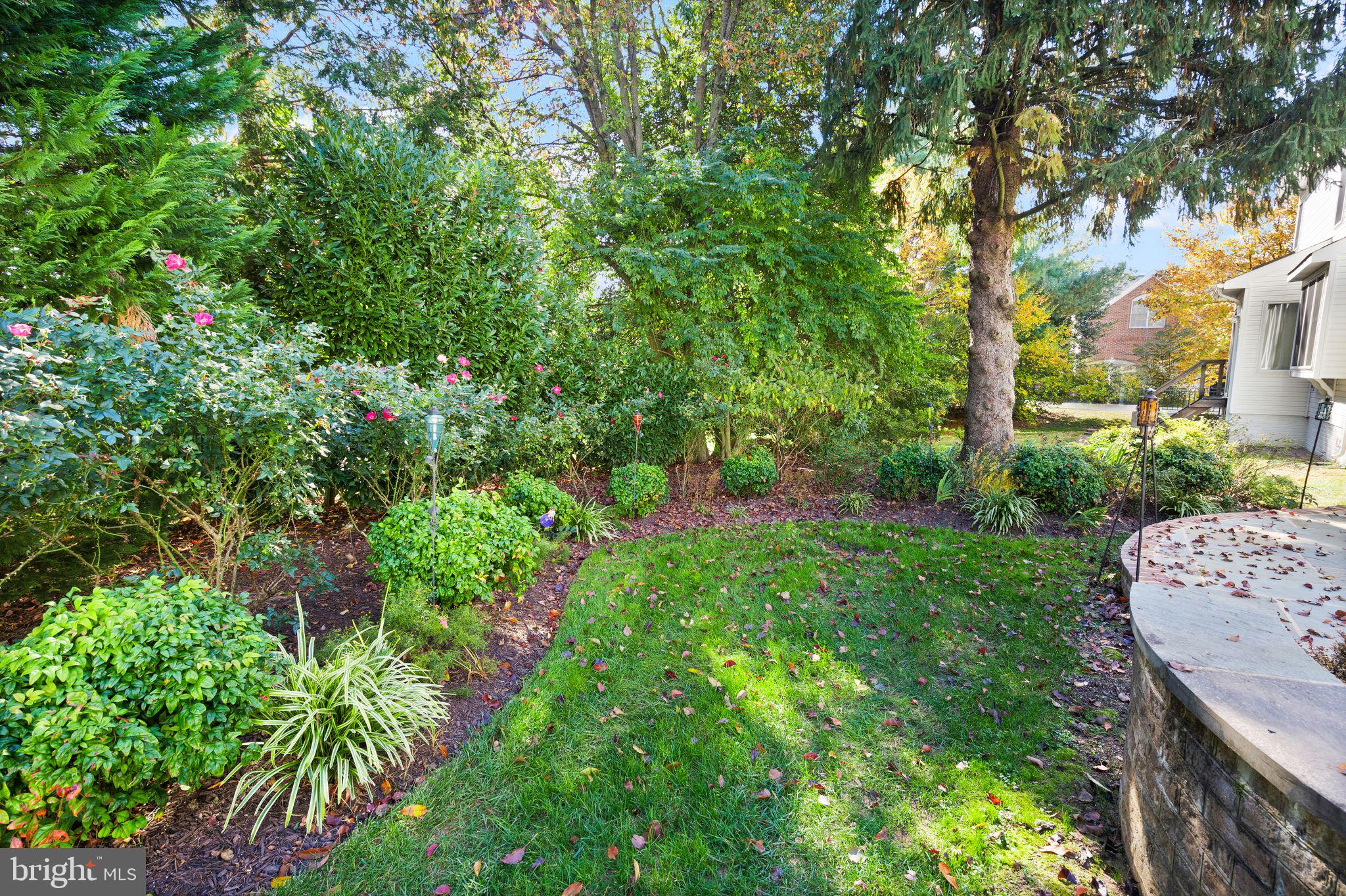 CRIPPENS CORNER - Residential Lease