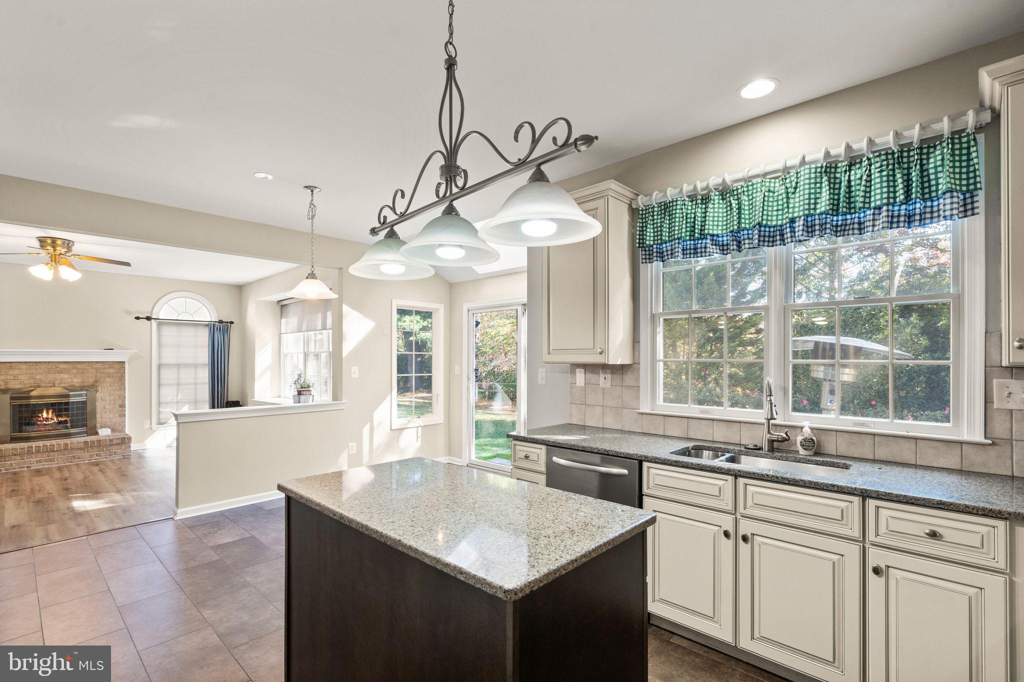 CRIPPENS CORNER - Residential Lease