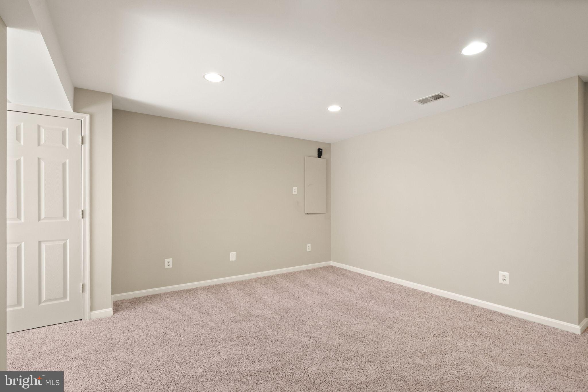 CRIPPENS CORNER - Residential Lease