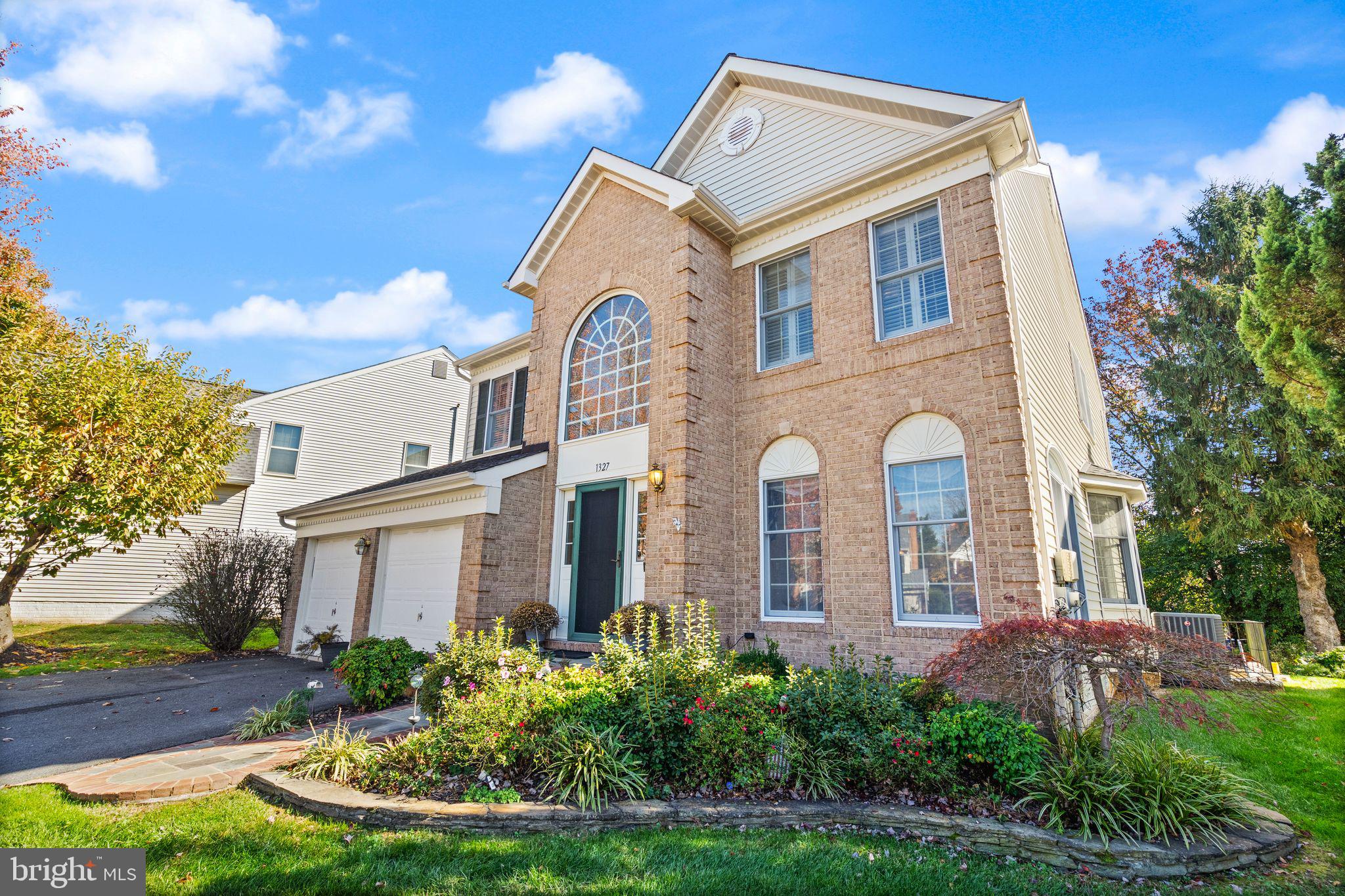 CRIPPENS CORNER - Residential Lease