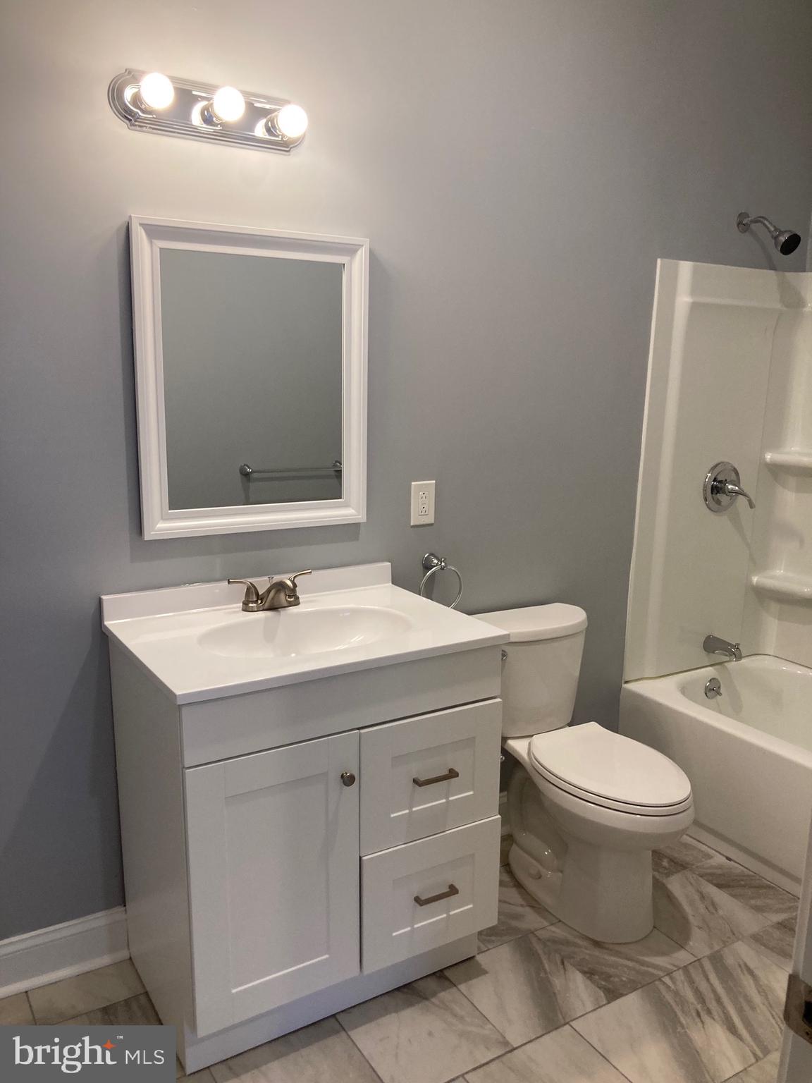 FRANKFORD - Residential Lease