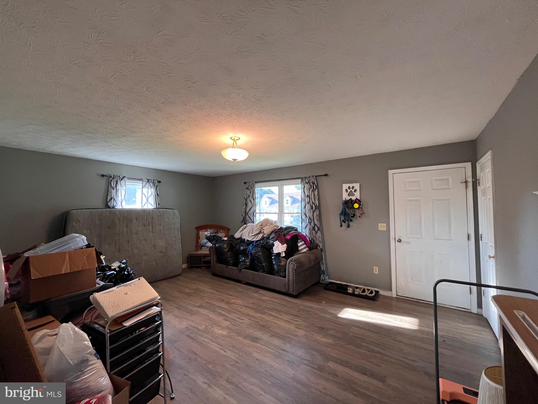 GROTTOES - Residential