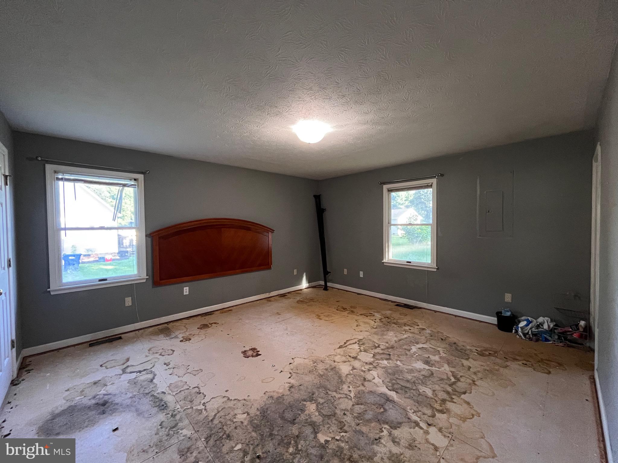 GROTTOES - Residential