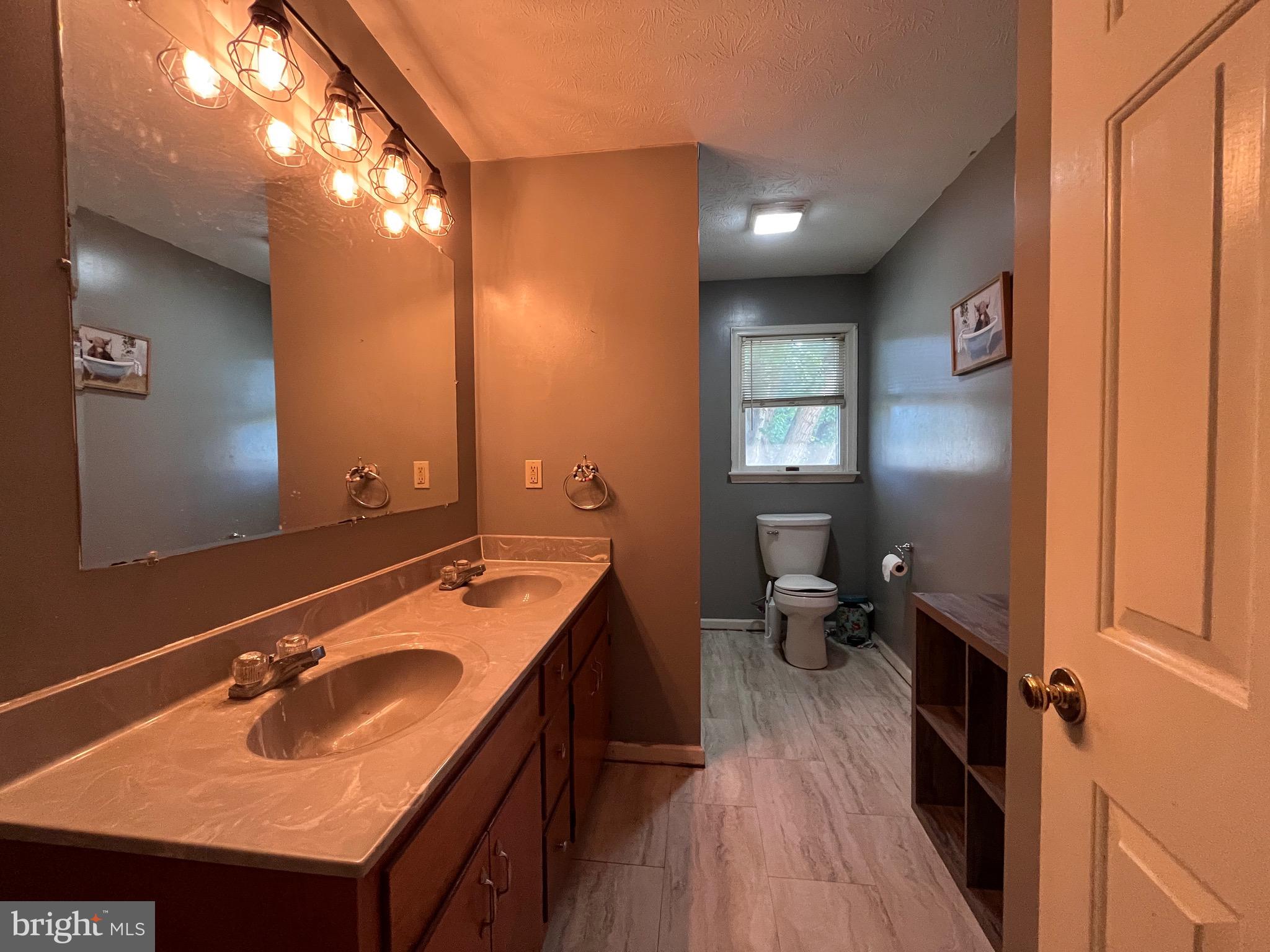 GROTTOES - Residential