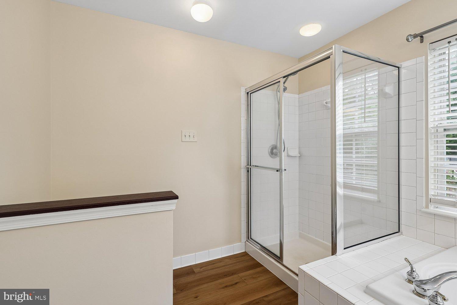 SCARLET OAKS - Residential