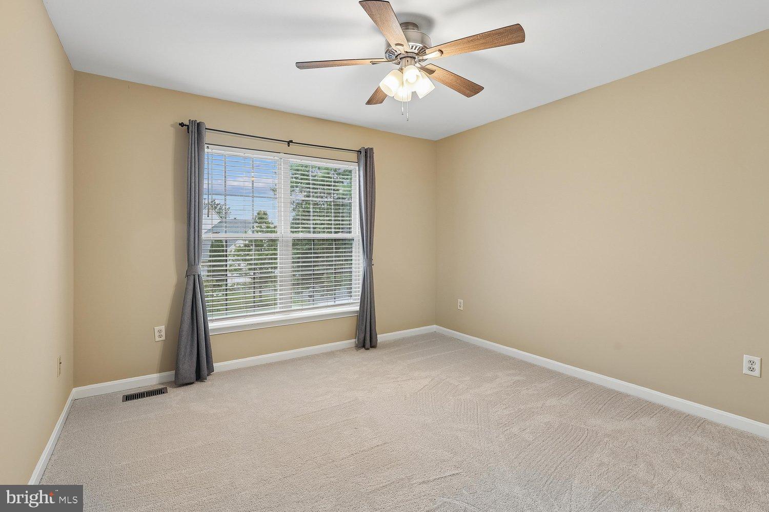 SCARLET OAKS - Residential