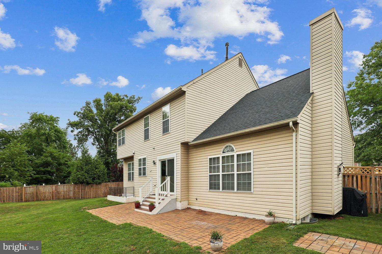 SCARLET OAKS - Residential