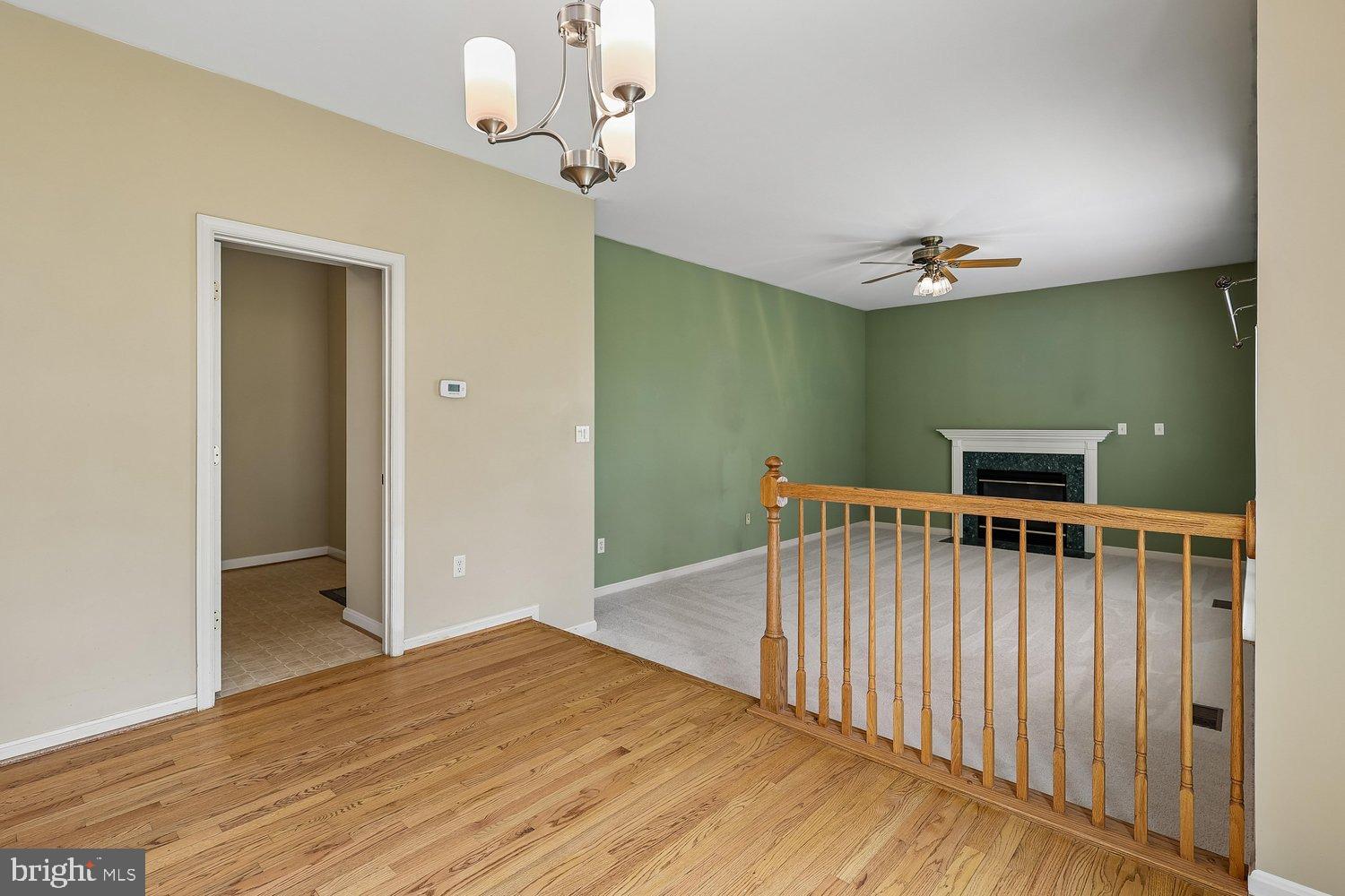 SCARLET OAKS - Residential