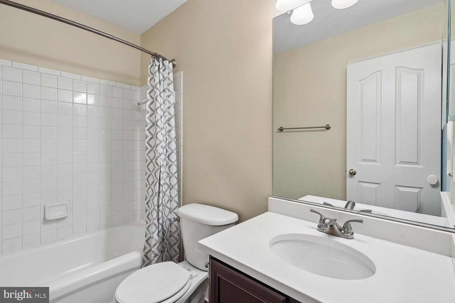SCARLET OAKS - Residential