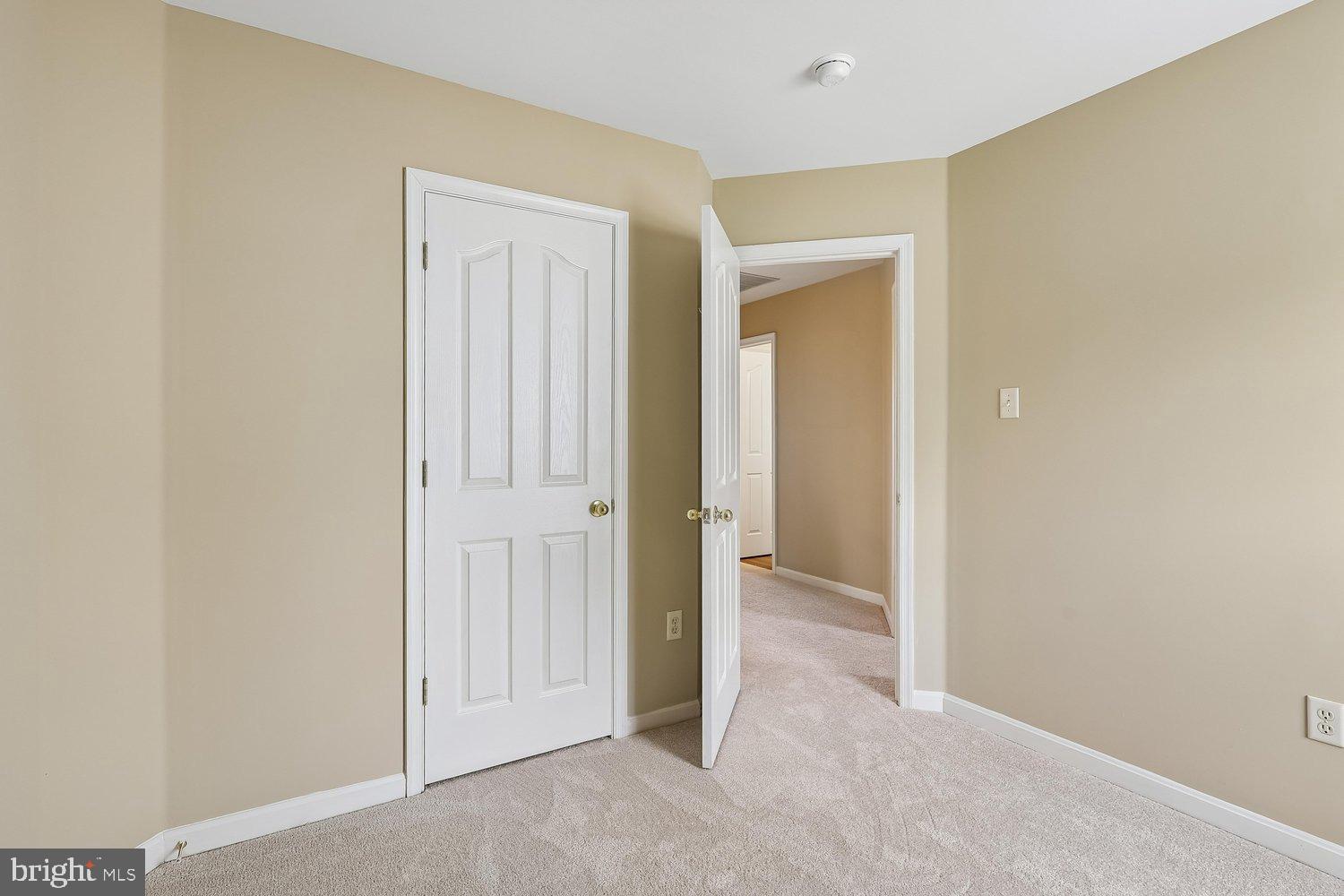 SCARLET OAKS - Residential