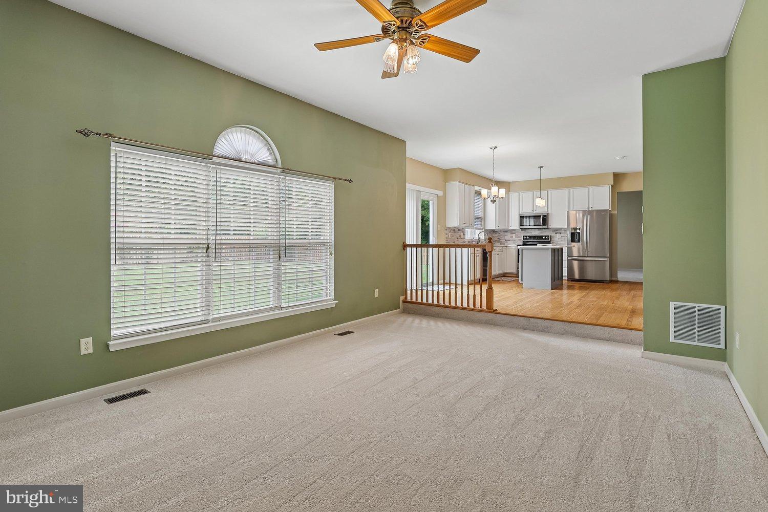 SCARLET OAKS - Residential