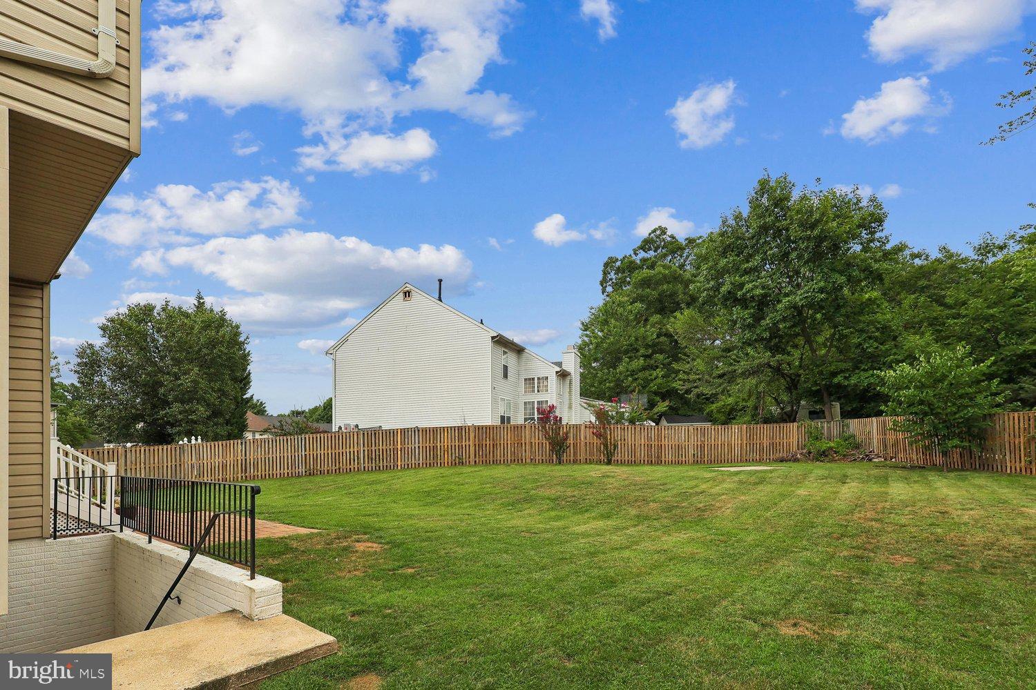 SCARLET OAKS - Residential