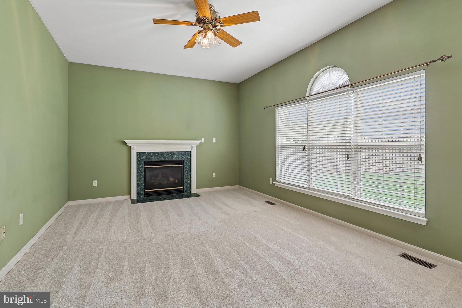 SCARLET OAKS - Residential