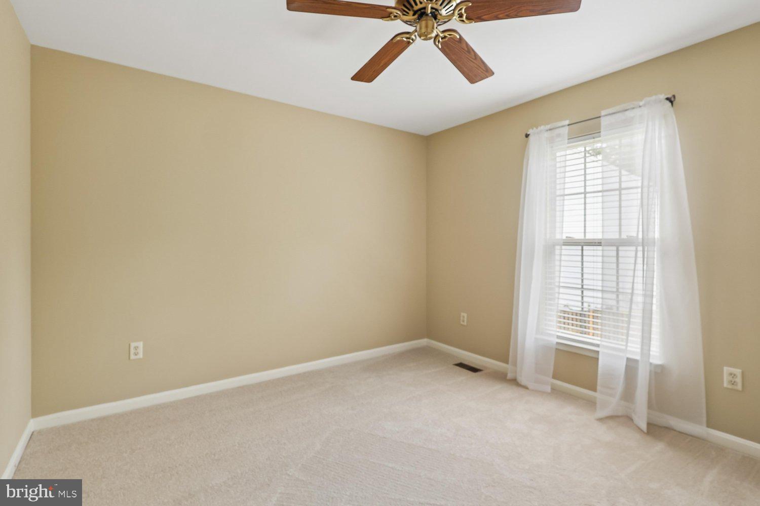 SCARLET OAKS - Residential