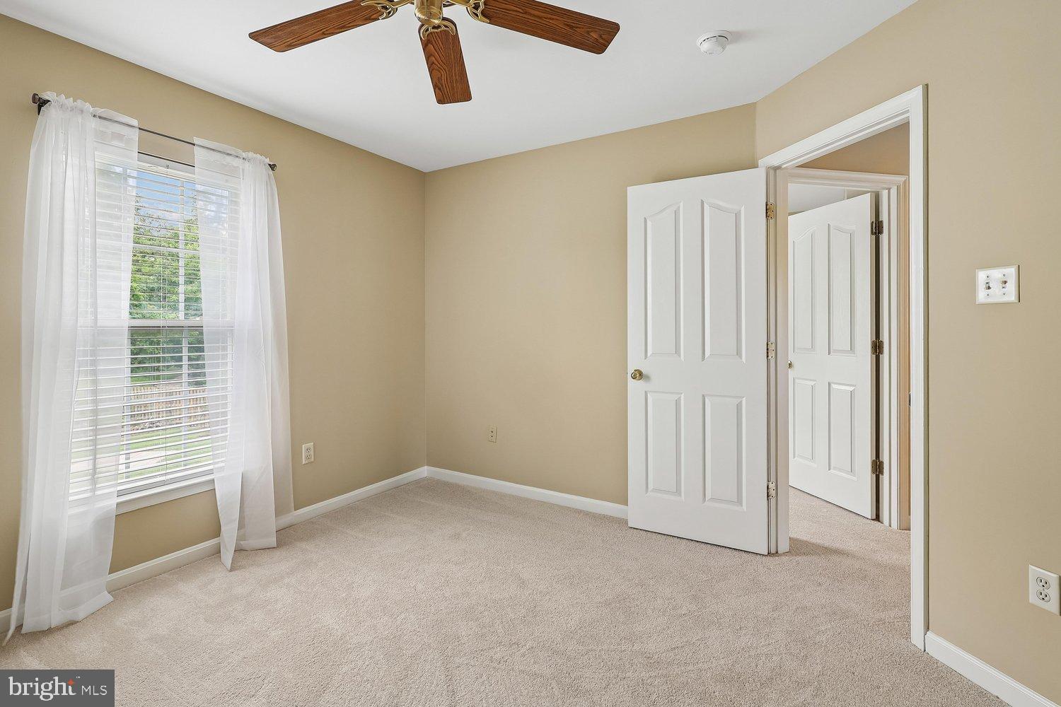 SCARLET OAKS - Residential