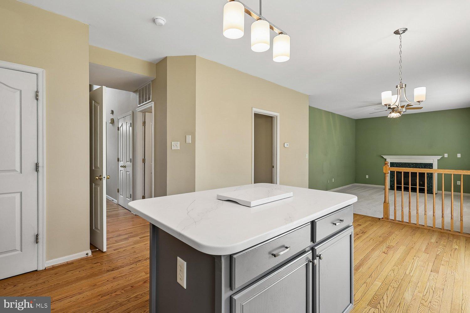 SCARLET OAKS - Residential