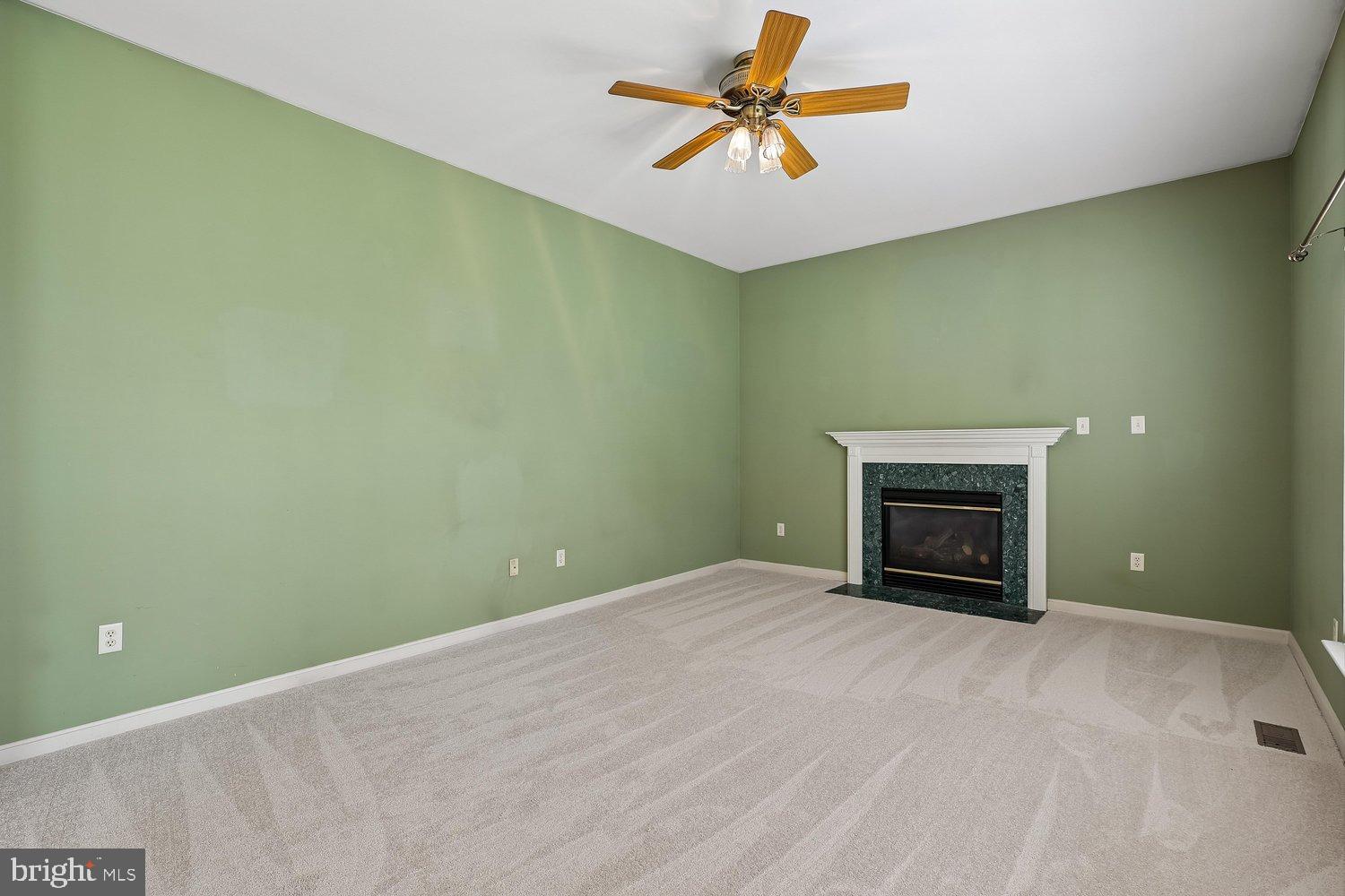 SCARLET OAKS - Residential