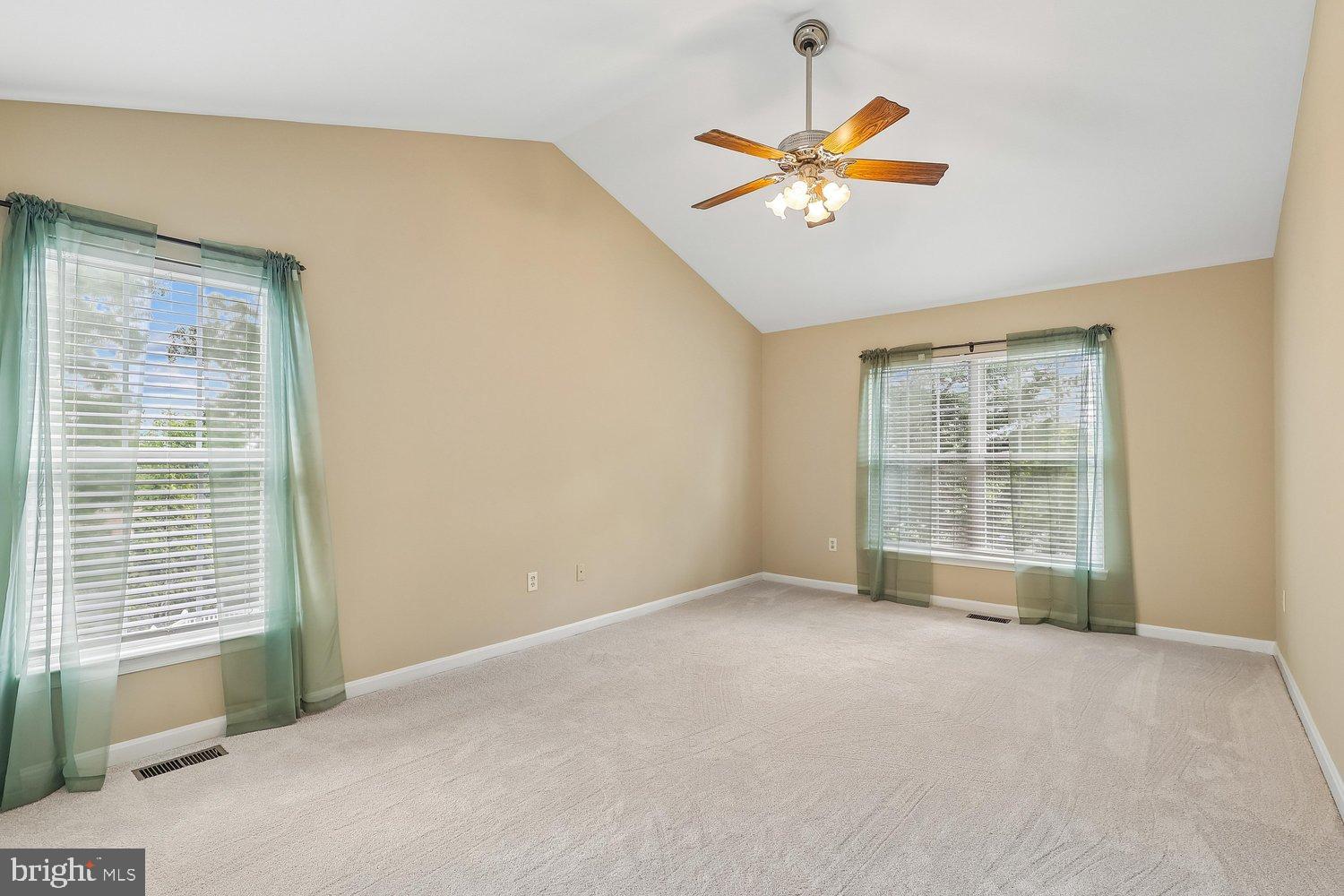 SCARLET OAKS - Residential