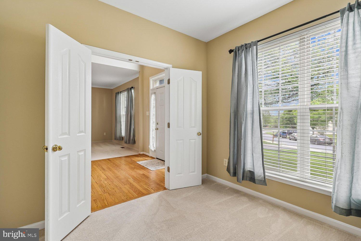 SCARLET OAKS - Residential
