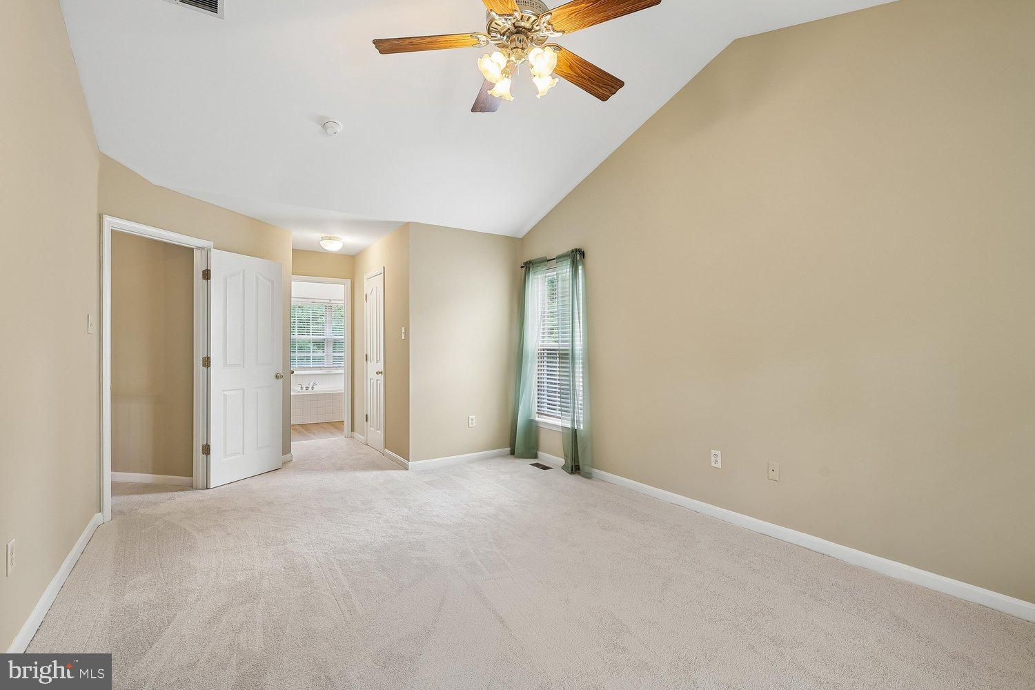 SCARLET OAKS - Residential