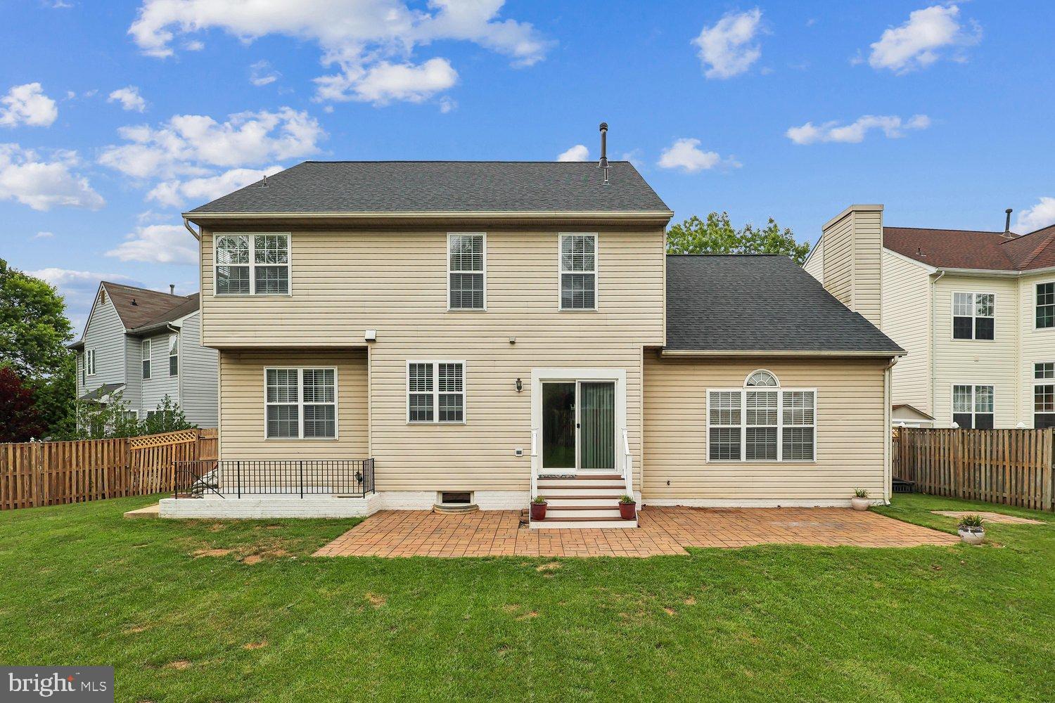 SCARLET OAKS - Residential