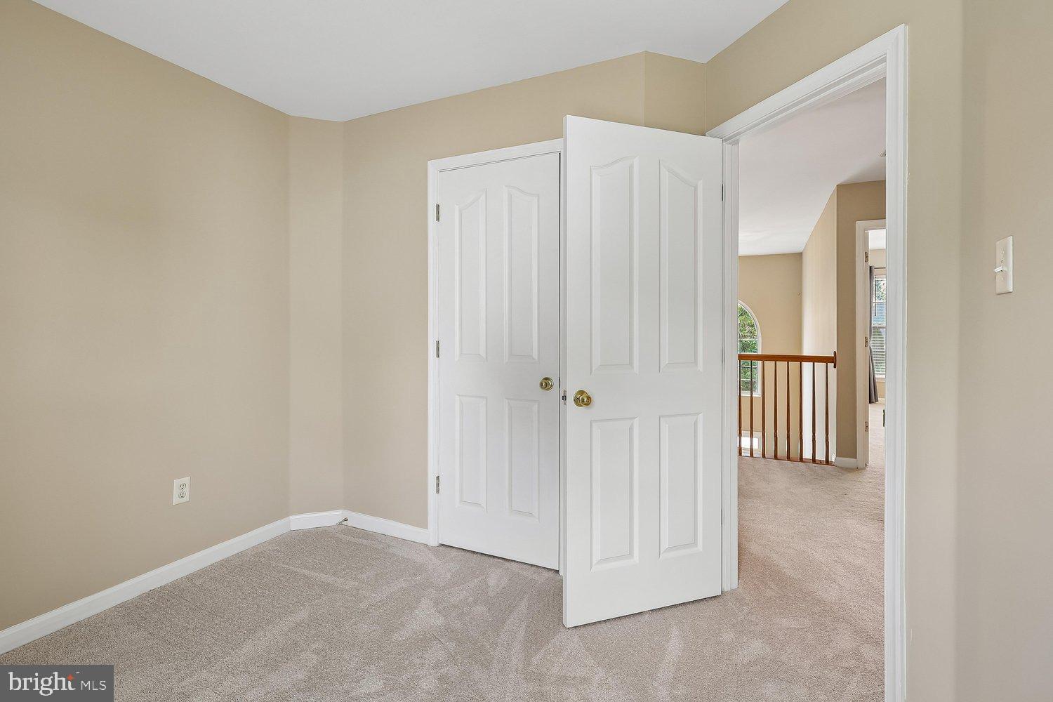 SCARLET OAKS - Residential