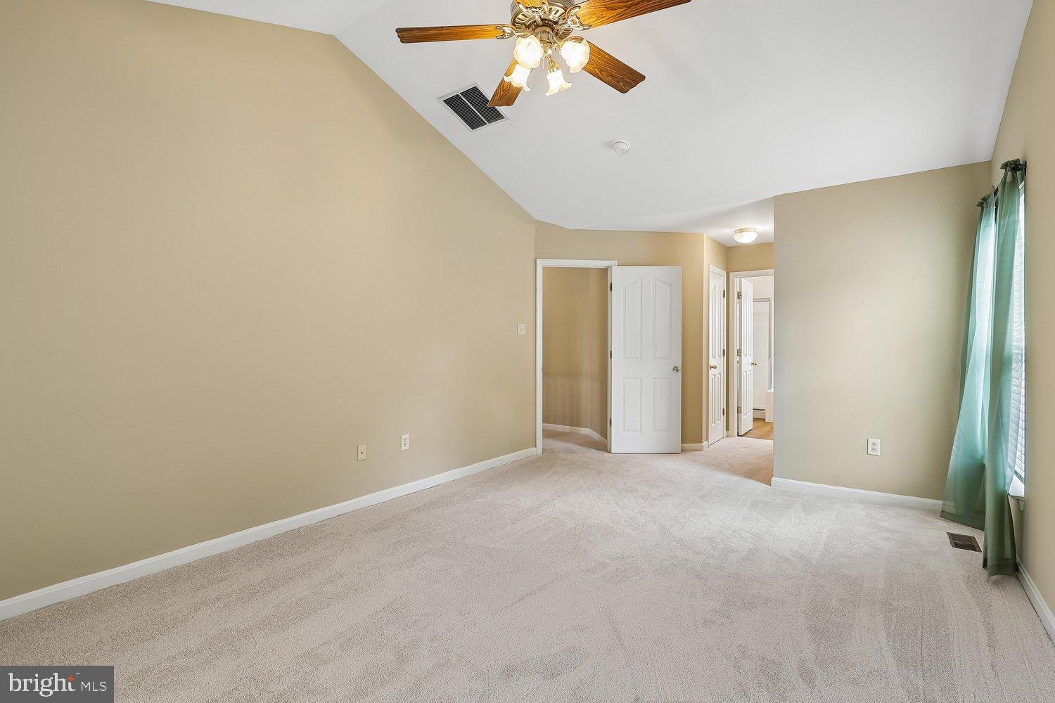 SCARLET OAKS - Residential