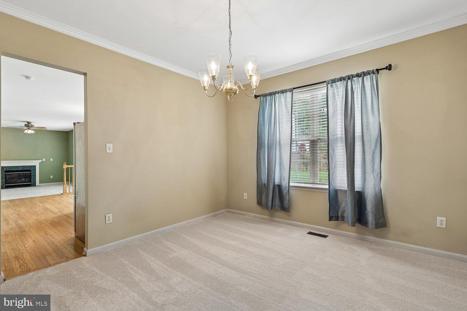 SCARLET OAKS - Residential