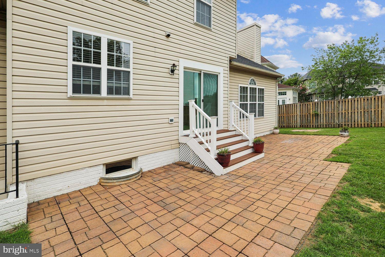 SCARLET OAKS - Residential