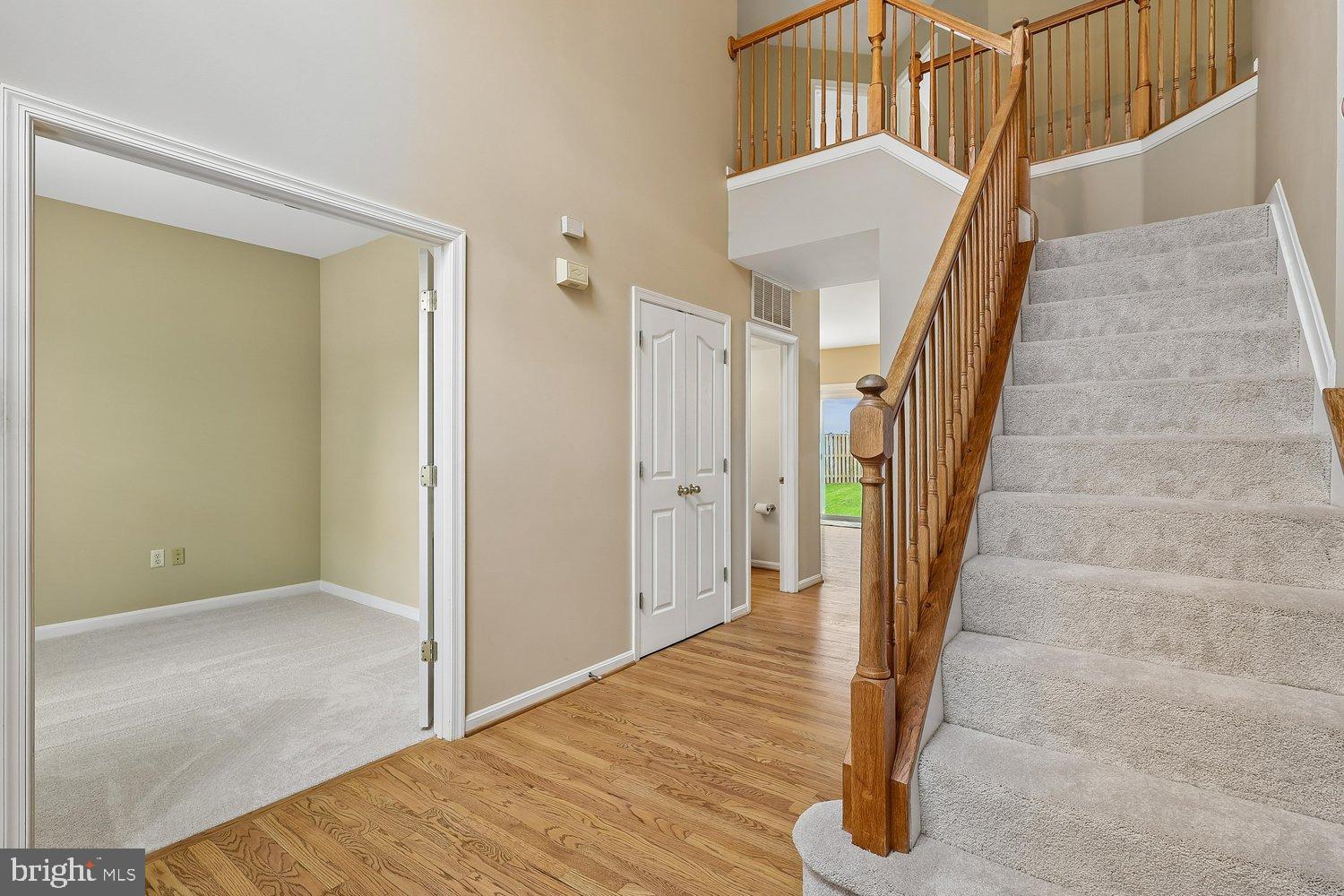 SCARLET OAKS - Residential