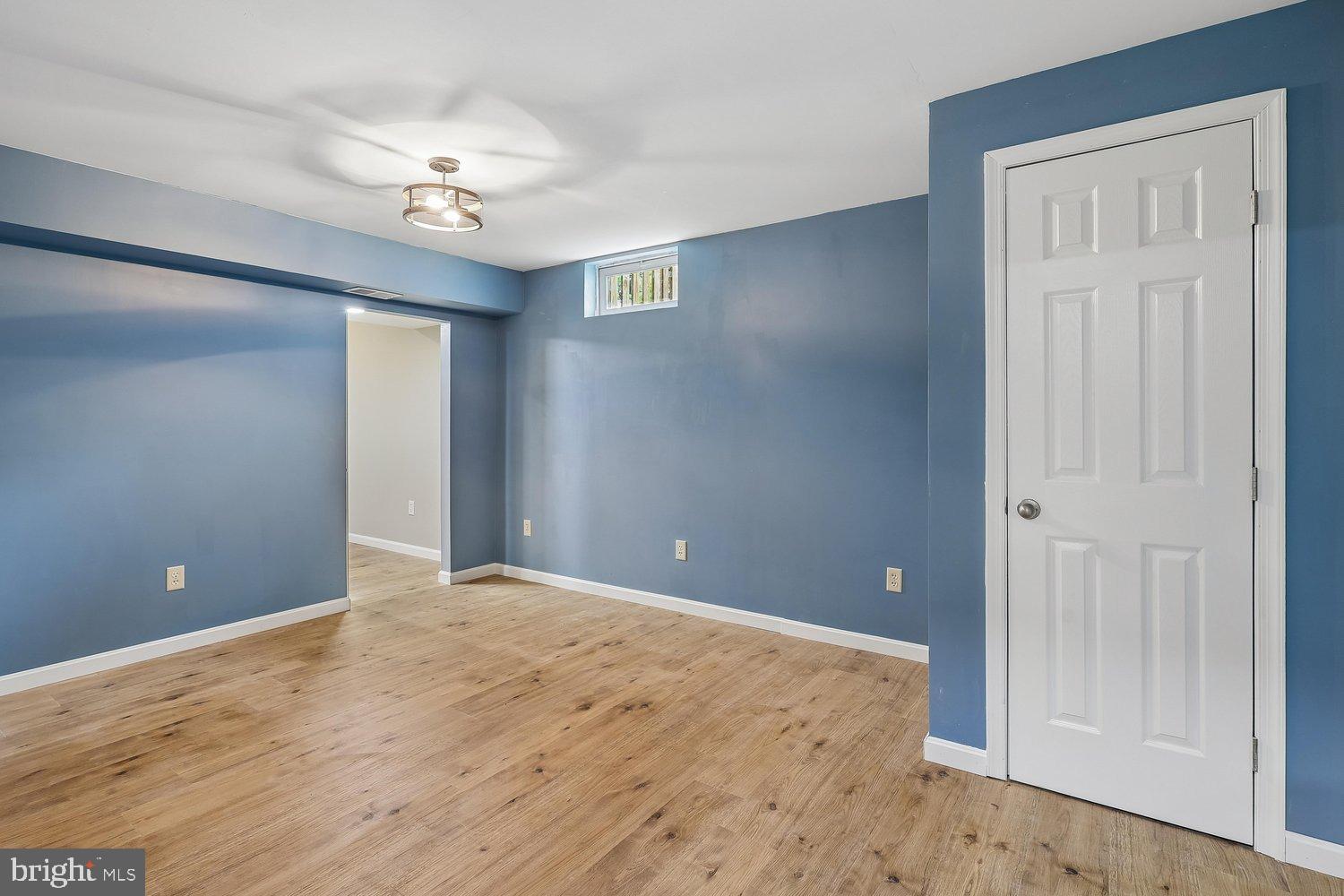 SCARLET OAKS - Residential