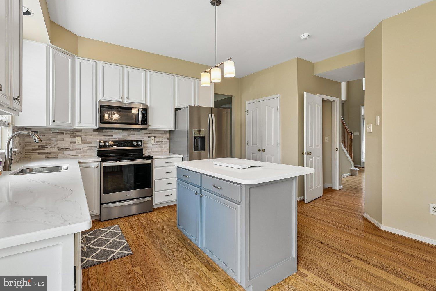 SCARLET OAKS - Residential